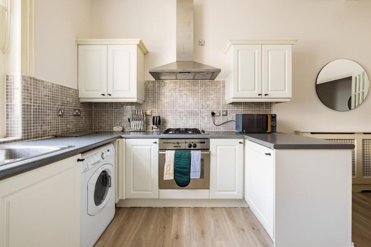 런던 The Sussex Garden Retreat - Elegant 2Bdr Flat 아파트 외부 사진